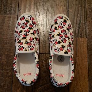 Women’s size 7 Disney Minnie Mouse casual shoes